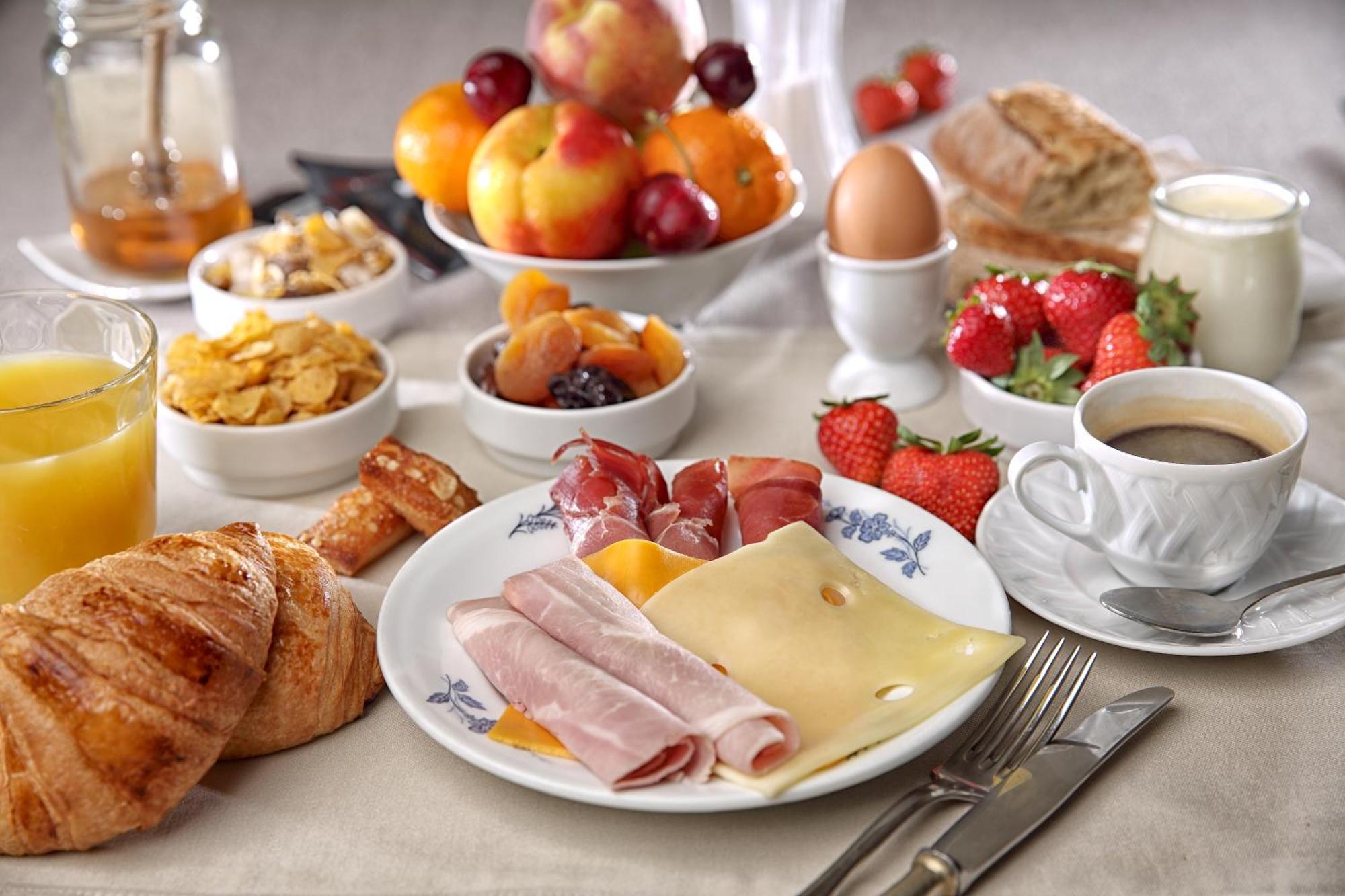 Hotel Restaurant Charbonnel Брантом Экстерьер фото